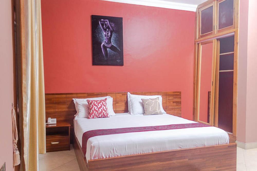 Triple Hill Hotel Weija 외부 사진
