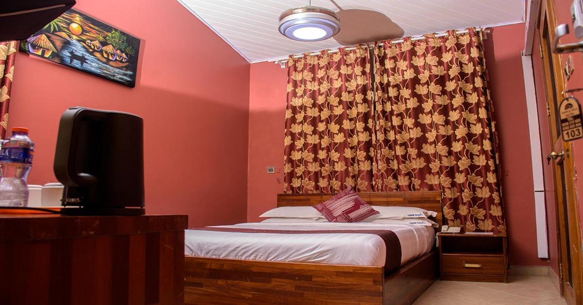 Triple Hill Hotel Weija 외부 사진