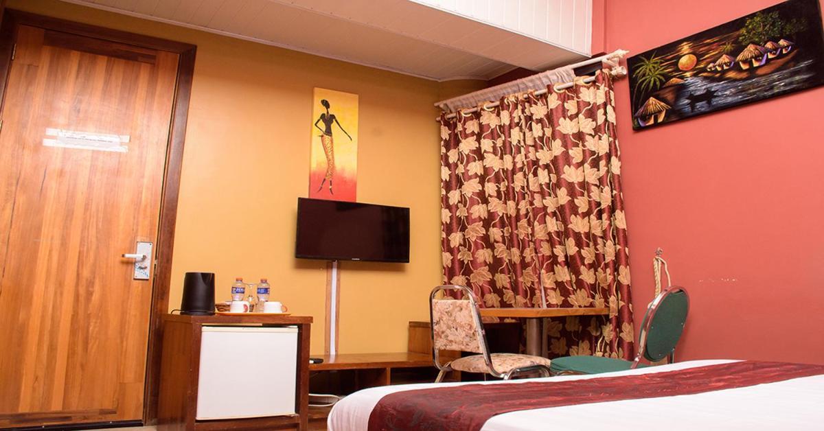 Triple Hill Hotel Weija 외부 사진