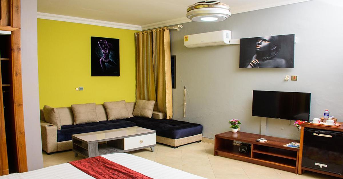 Triple Hill Hotel Weija 외부 사진