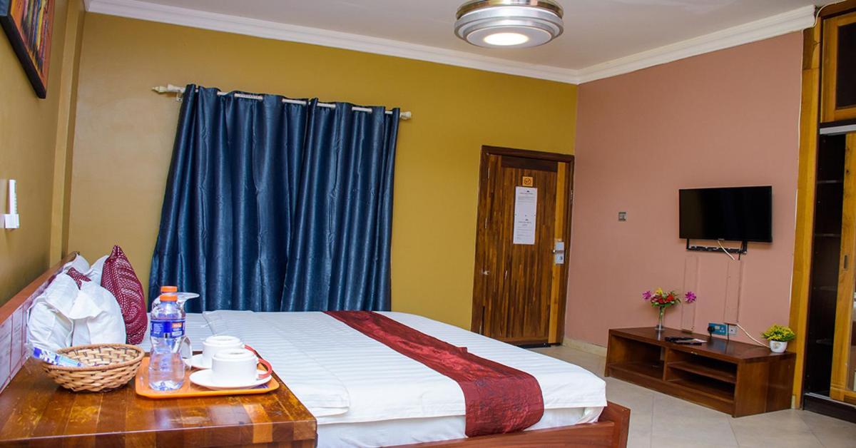 Triple Hill Hotel Weija 외부 사진