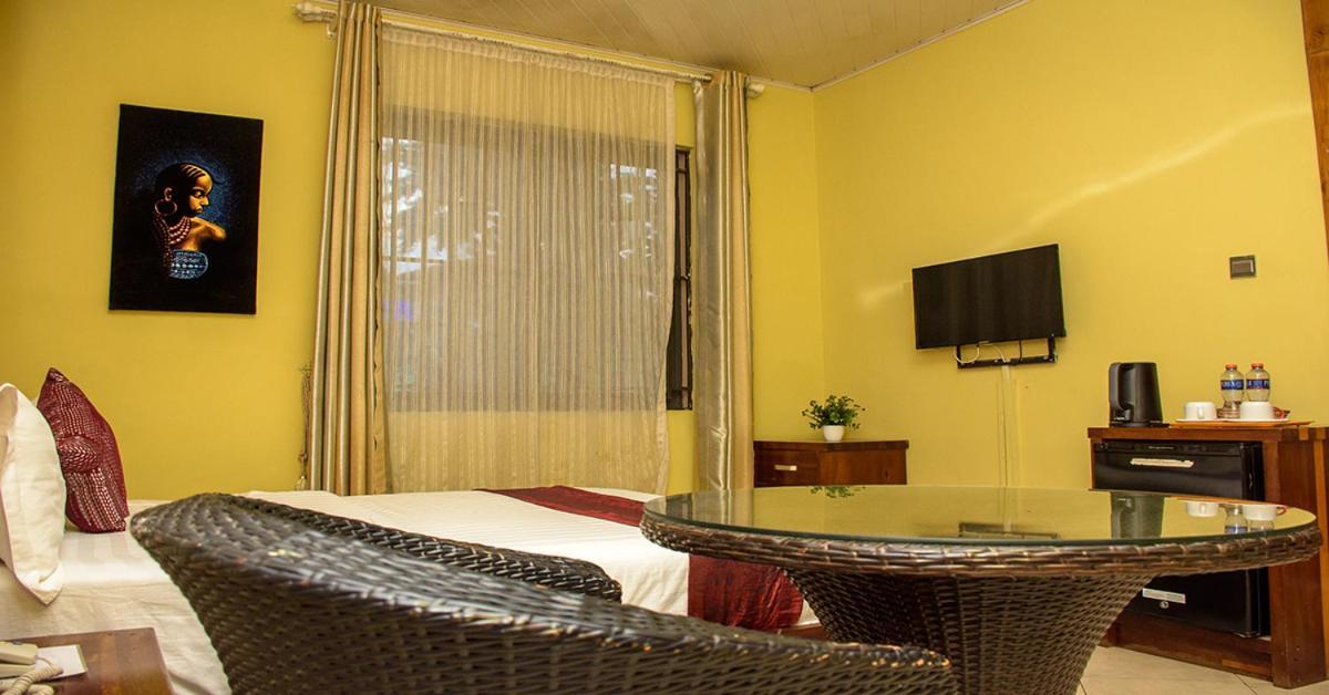 Triple Hill Hotel Weija 외부 사진