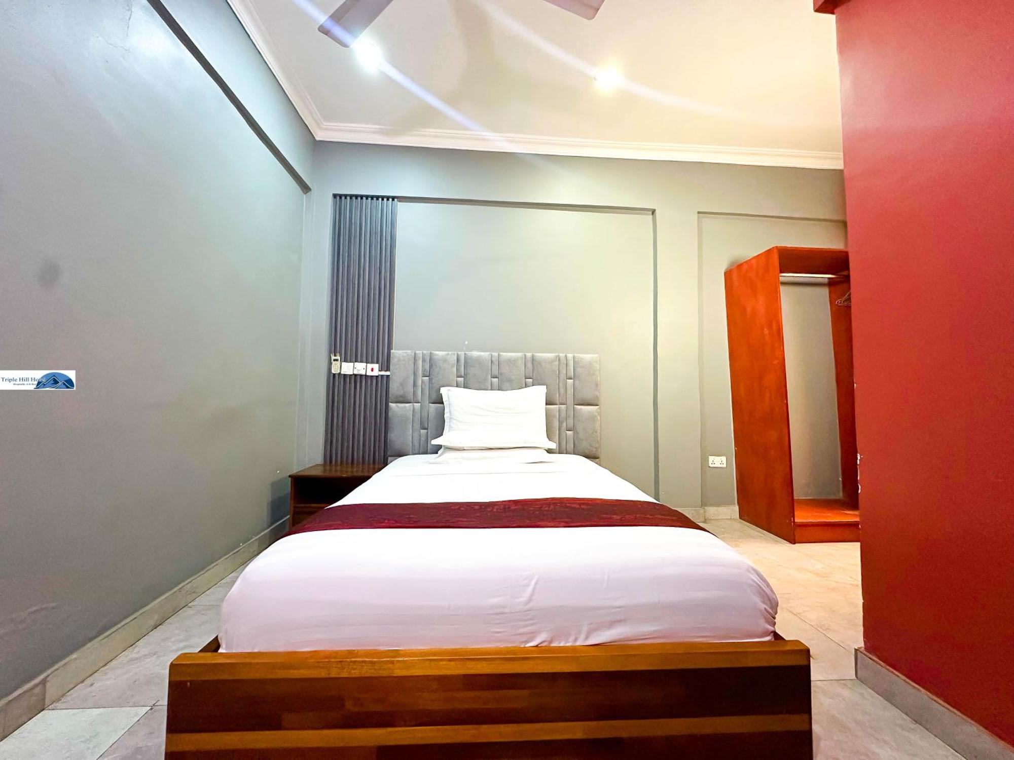 Triple Hill Hotel Weija 외부 사진