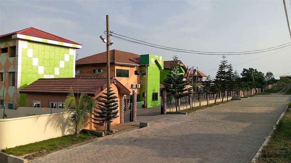 Triple Hill Hotel Weija 외부 사진